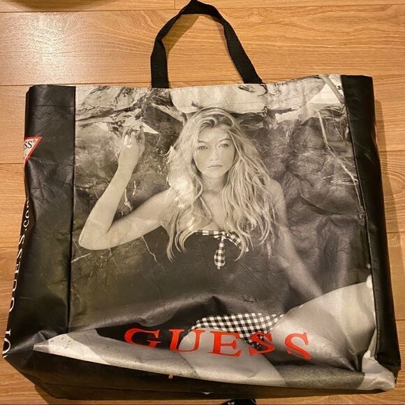 Black guess purse / handbag - Picture 14 of 14